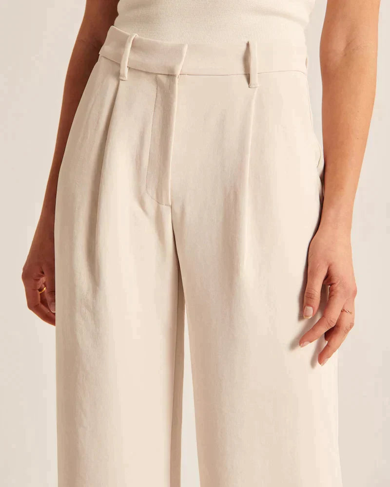 Stijlvol Breed Been Getailleerde Broek - Novo